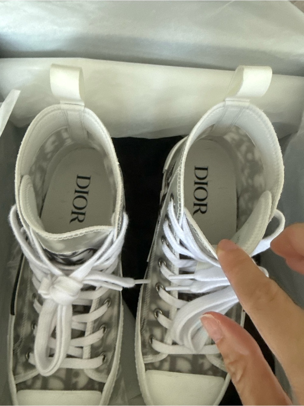 Dior High-Top Sneaker in White & Black Oblique - Picture 8 of 9